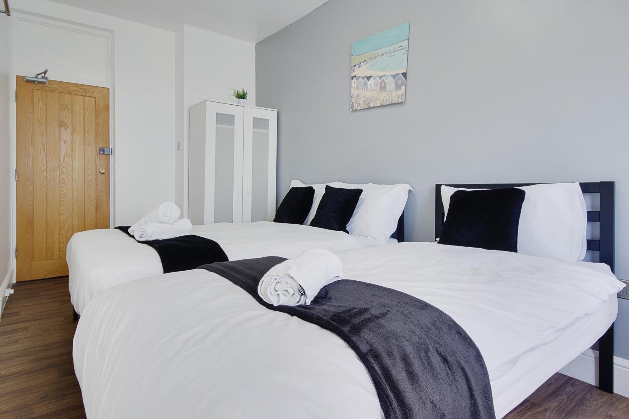 בורנמות' Azure Beach Hotel מראה חיצוני תמונה