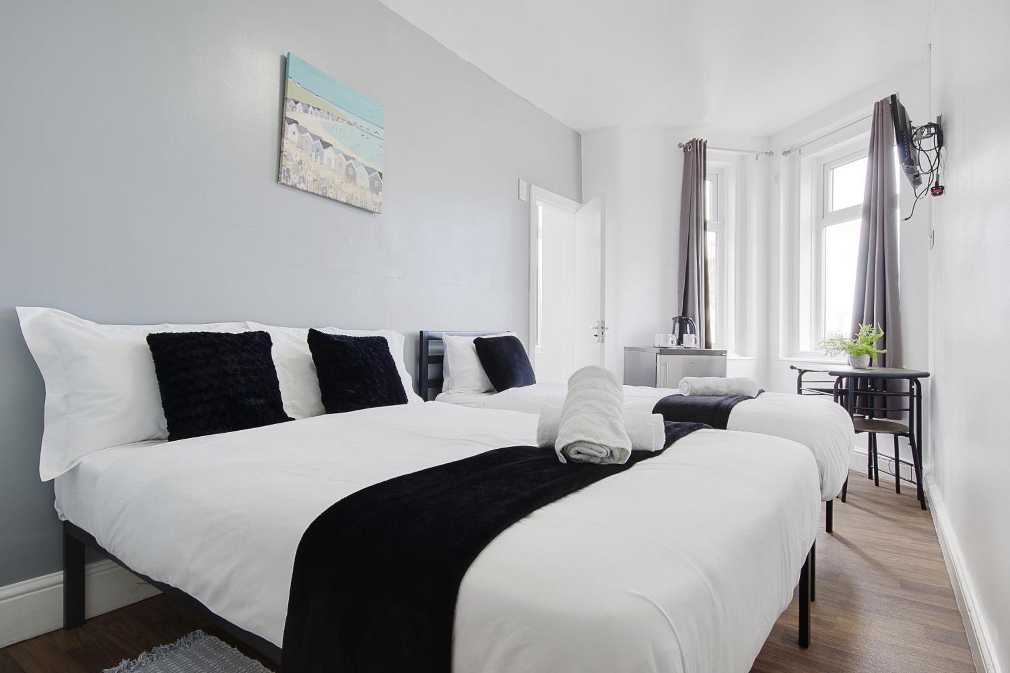 בורנמות' Azure Beach Hotel מראה חיצוני תמונה